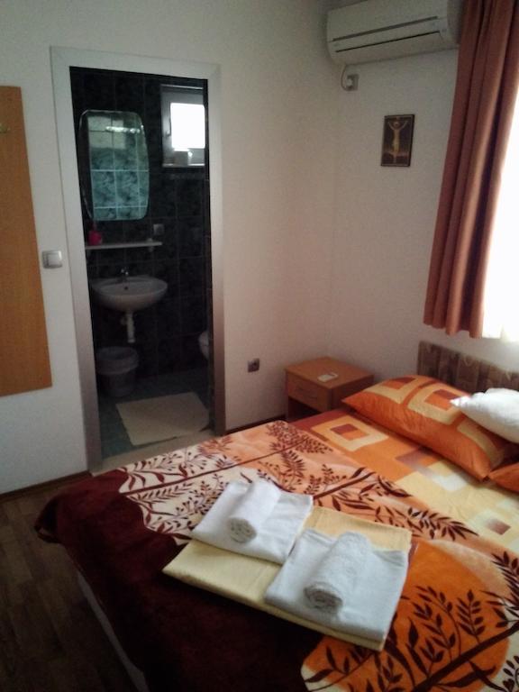 Hotel Quo Vadis Меджугорье Экстерьер фото